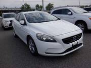 2015 VOLVO V40