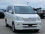 2003 TOYOTA NOAH