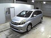 2014 TOYOTA ISIS PLATANA