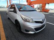 2011 TOYOTA VITZ F