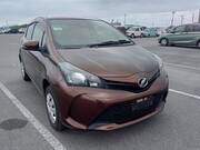 2015 TOYOTA VITZ F