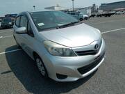 2011 TOYOTA VITZ F