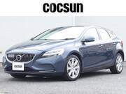 2018 VOLVO V40