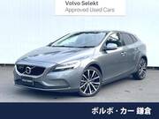 2017 VOLVO V40