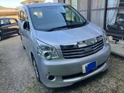 2013 TOYOTA NOAH