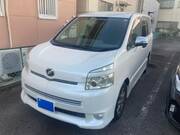2009 TOYOTA VOXY