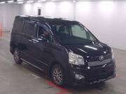 2013 TOYOTA VOXY