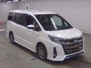 2017 TOYOTA NOAH