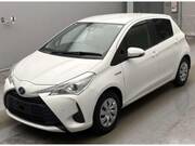 2019 TOYOTA VITZ HYBRID　F