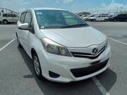 2011 TOYOTA VITZ F