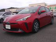 2019 TOYOTA PRIUS
