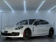 2019 PORSCHE PANAMERA