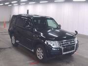 2015 MITSUBISHI PAJERO