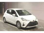 2019 TOYOTA VITZ HYBRID　F