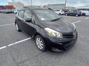 2011 TOYOTA VITZ U