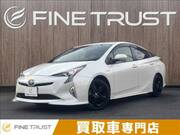 2017 TOYOTA PRIUS S TOURING SELECTION