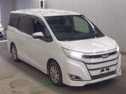 2017 TOYOTA NOAH
