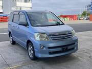 2005 TOYOTA NOAH
