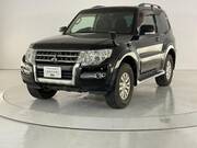 2015 MITSUBISHI PAJERO