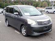2011 TOYOTA NOAH