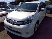 2014 TOYOTA ISIS PLATANA
