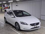 2016 VOLVO V40