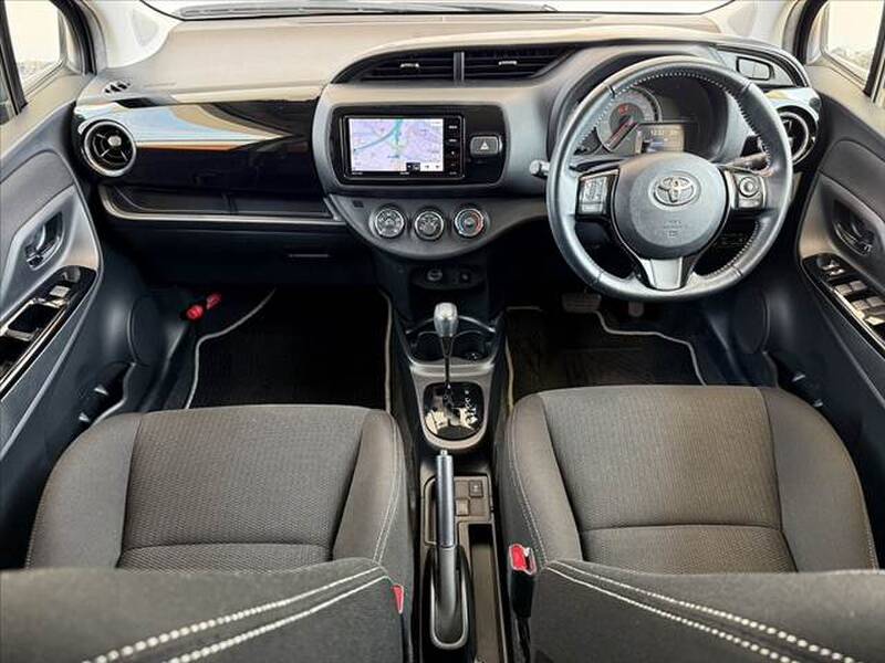 2019 TOYOTA VITZ (YARIS) for sale - photo 3