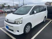 2010 TOYOTA VOXY X