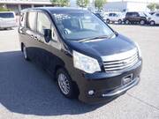2013 TOYOTA NOAH