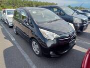 2011 TOYOTA RACTIS G