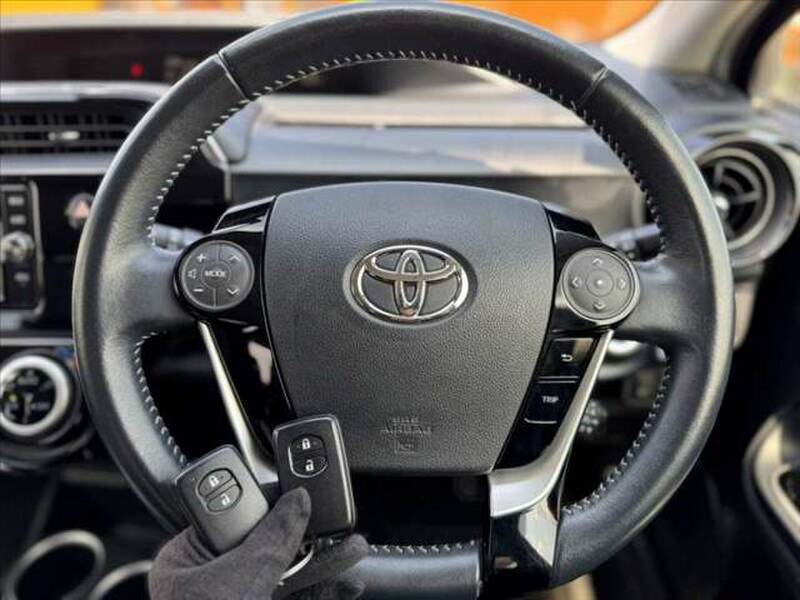 2017 TOYOTA AQUA for sale - photo 6
