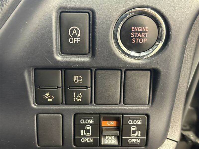 2016 TOYOTA VOXY for sale - photo 9