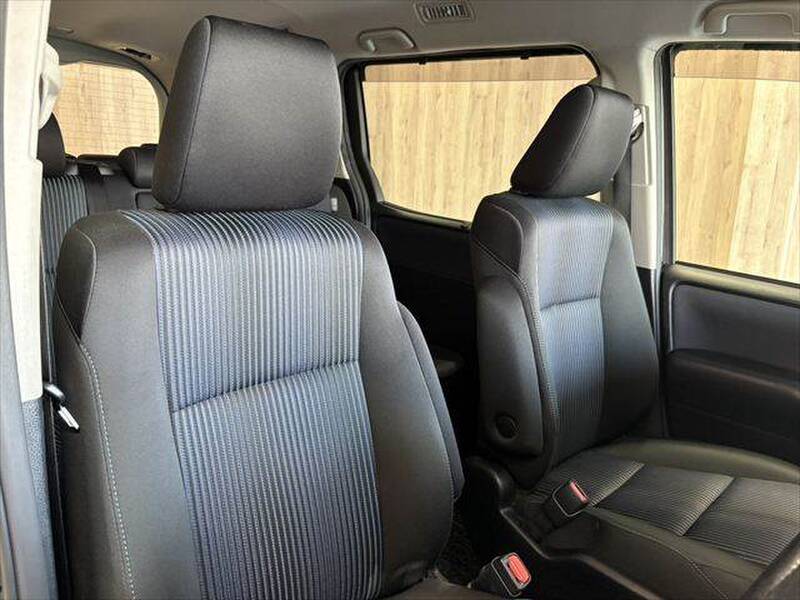 2016 TOYOTA VOXY for sale - photo 11