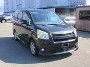 2010 TOYOTA NOAH SI