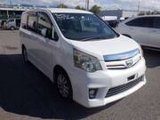 2011 TOYOTA NOAH SI