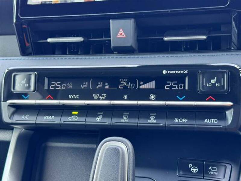 2025 TOYOTA VOXY for sale - photo 5