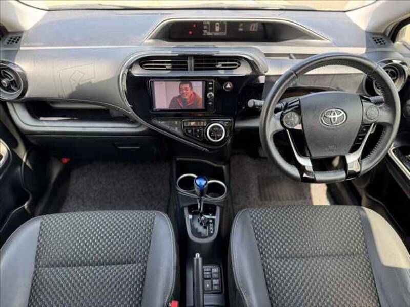2017 TOYOTA AQUA for sale - photo 3