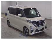2020 NISSAN ROOX