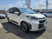 2025 TOYOTA SIENTA