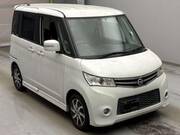 2012 NISSAN ROOX