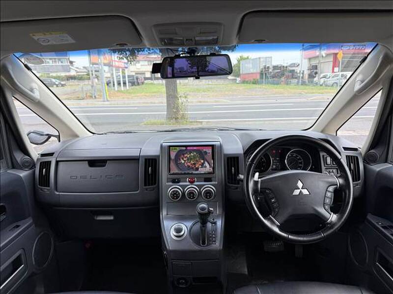 2012 MITSUBISHI DELICA D5 for sale - photo 3