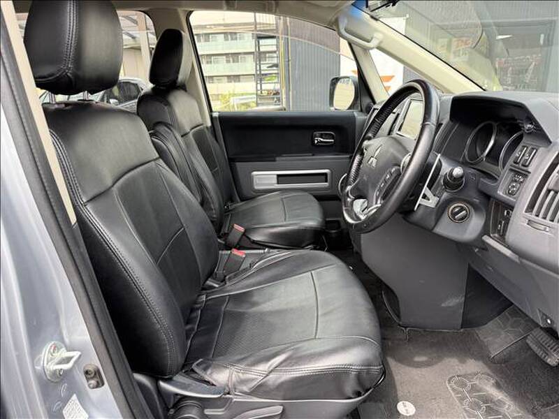 2012 MITSUBISHI DELICA D5 for sale - photo 10