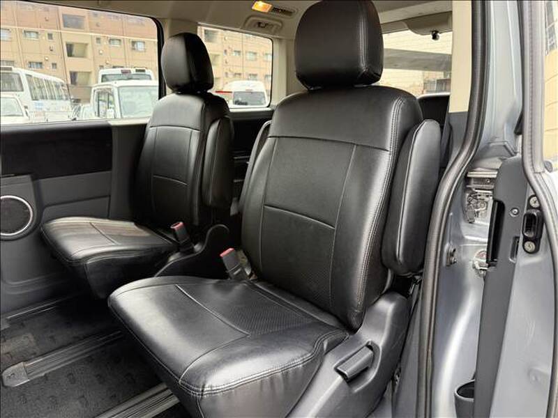2012 MITSUBISHI DELICA D5 for sale - photo 11