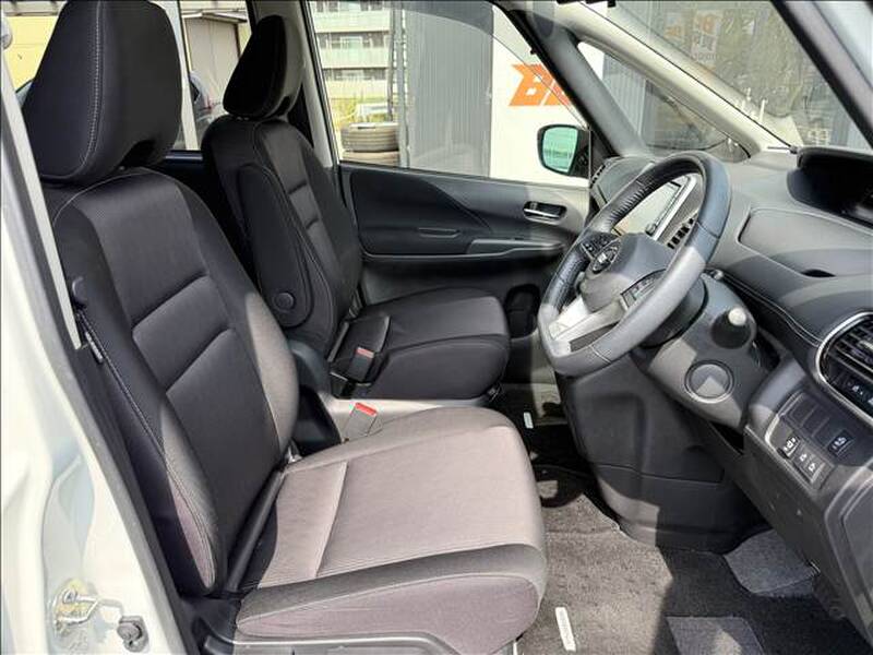 2018 NISSAN SERENA for sale - photo 10