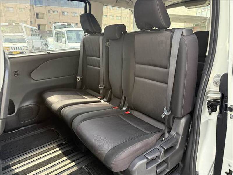 2018 NISSAN SERENA for sale - photo 11