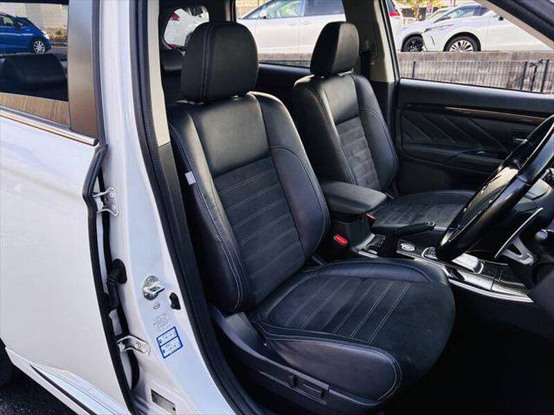 2016 MITSUBISHI OUTLANDER PHV for sale - photo 11