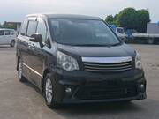 2013 TOYOTA NOAH SI