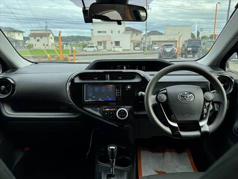 2018 TOYOTA AQUA for sale - photo 3