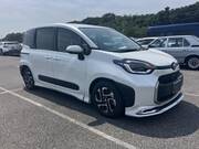 2025 TOYOTA SIENTA