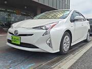2017 TOYOTA PRIUS